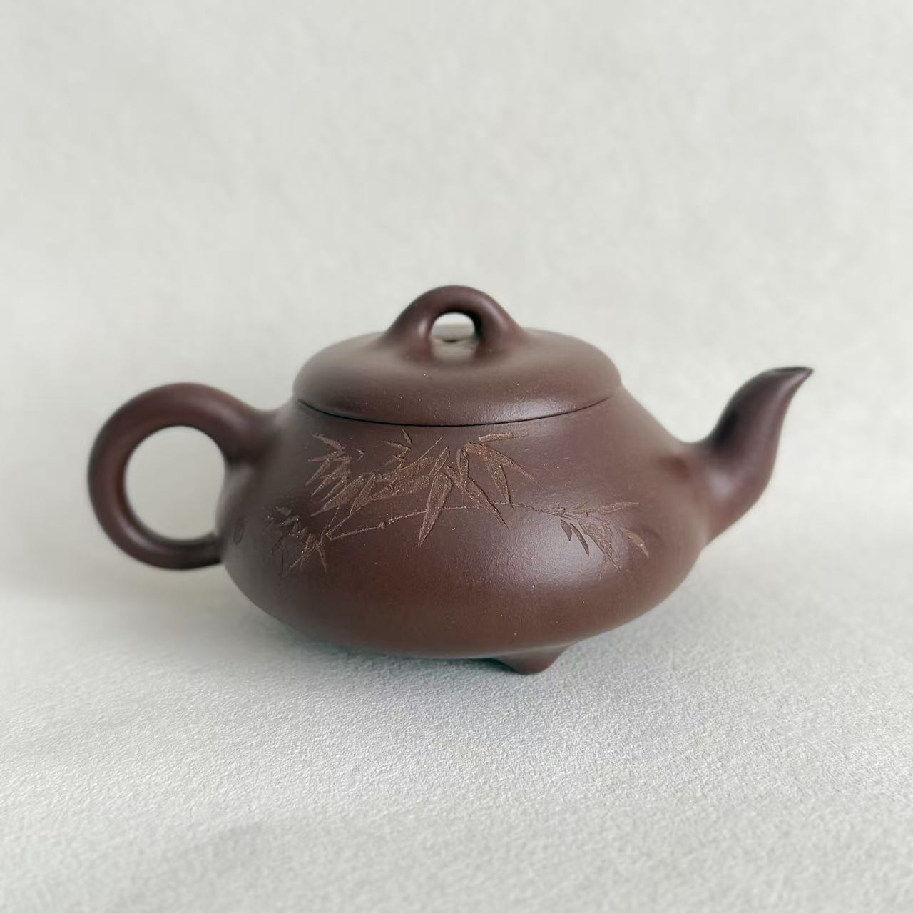 Original Ore Di Cao Qing Han Tang Shipiao Yixing Teapot by Master Dong Yaqin – Handmade, 260ml