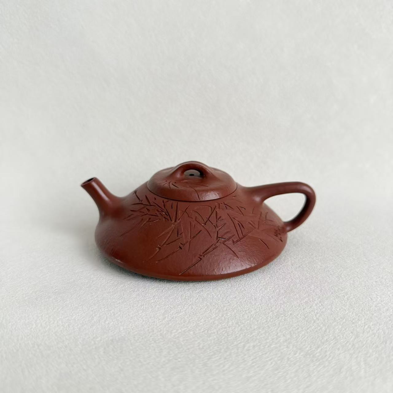 Original Ore Zhuni He Piao Yixing Teapot – Handmade Hand-Carved, 130ml