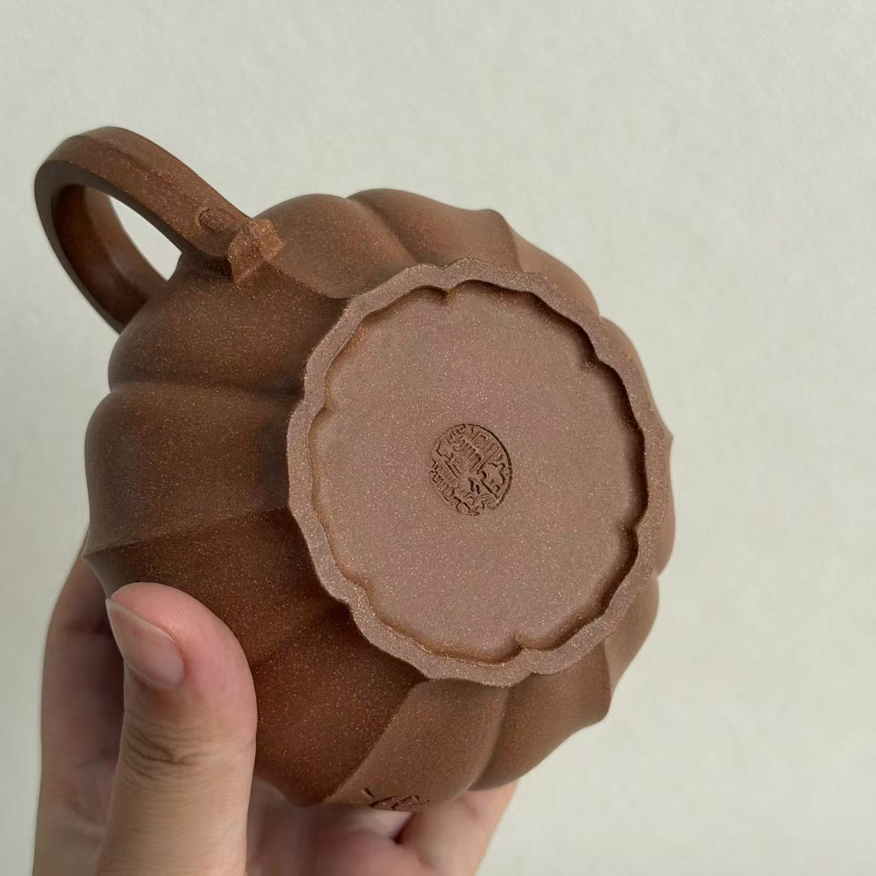Fully Handmade Jinwen Gong Deng Yixing Teapot 260ml Duanni clay– Master Dong Yaqin