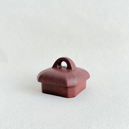 "Fu Lin Ba Fang" Zisha Teapot- Handmade by Master Ya-qin Dong | Di Cao Qing Clay (400ml)