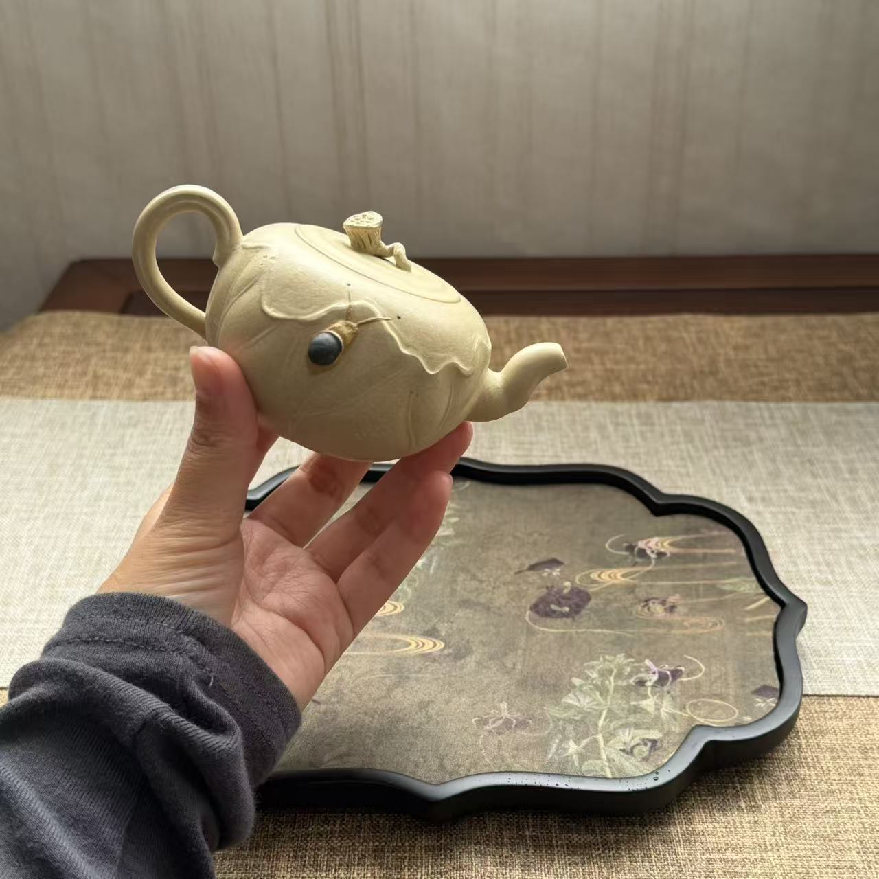 white-duanni-lotus-teapot.jpg