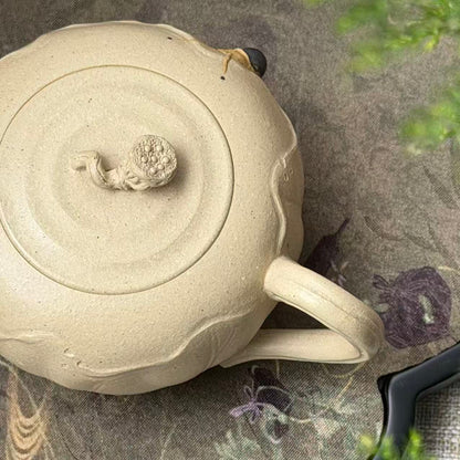 white-duanni-lotus-teapot3.jpg
