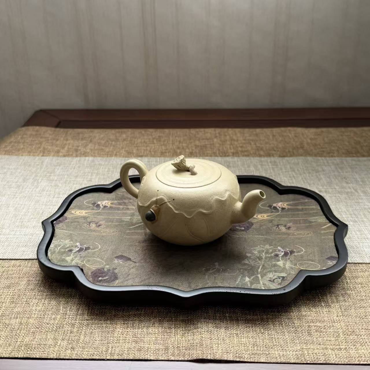 white-duanni-lotus-teapot7.jpg